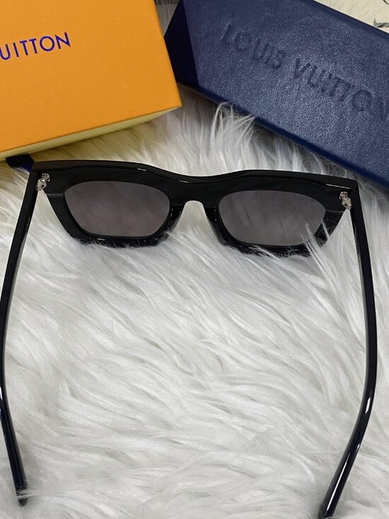 ??Women\'s Louis Vuitton Sunglasses main image 4